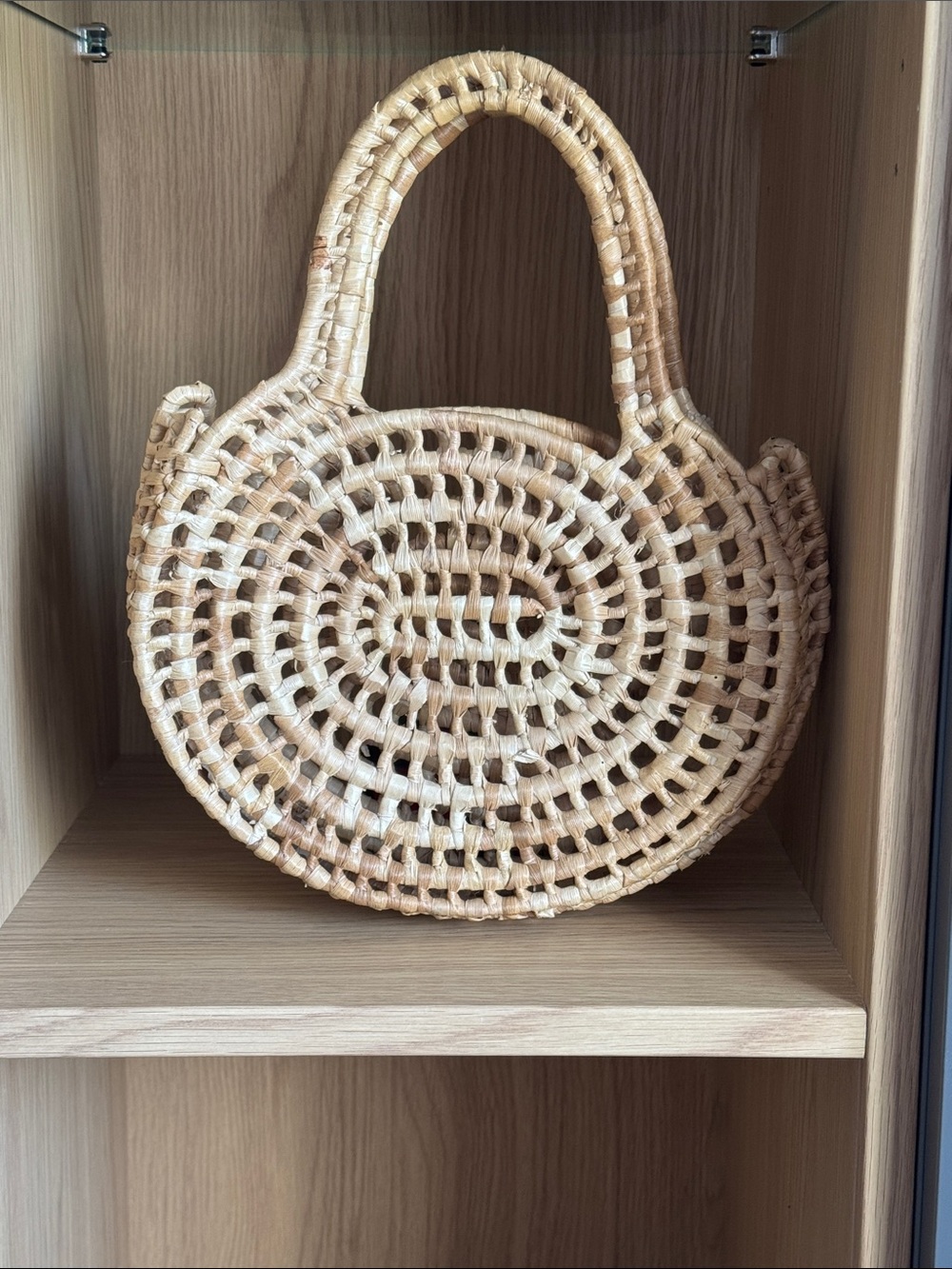 Woven Round Straw Tote Bag in Natural